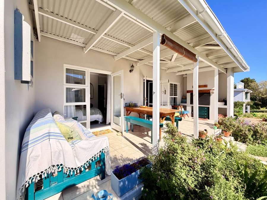 2 Bedroom Property for Sale in Sandbaai Western Cape